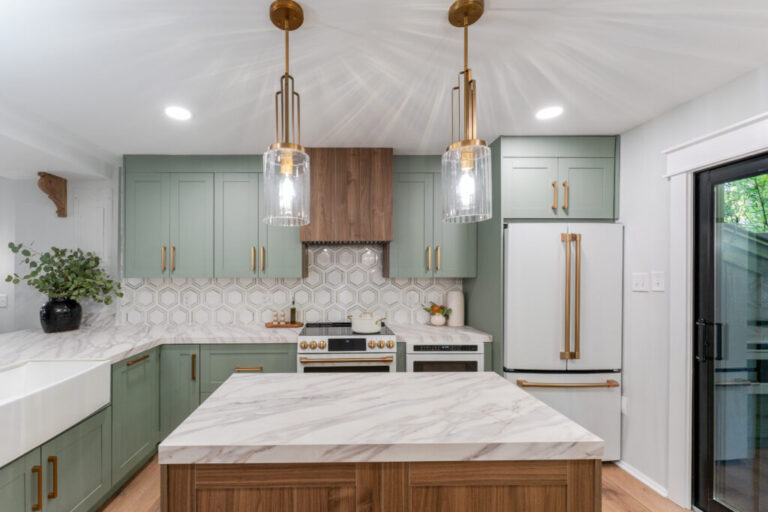 Ready to Shine? Why High Gloss LUXE Cabinets Are This Year’s Must-Have